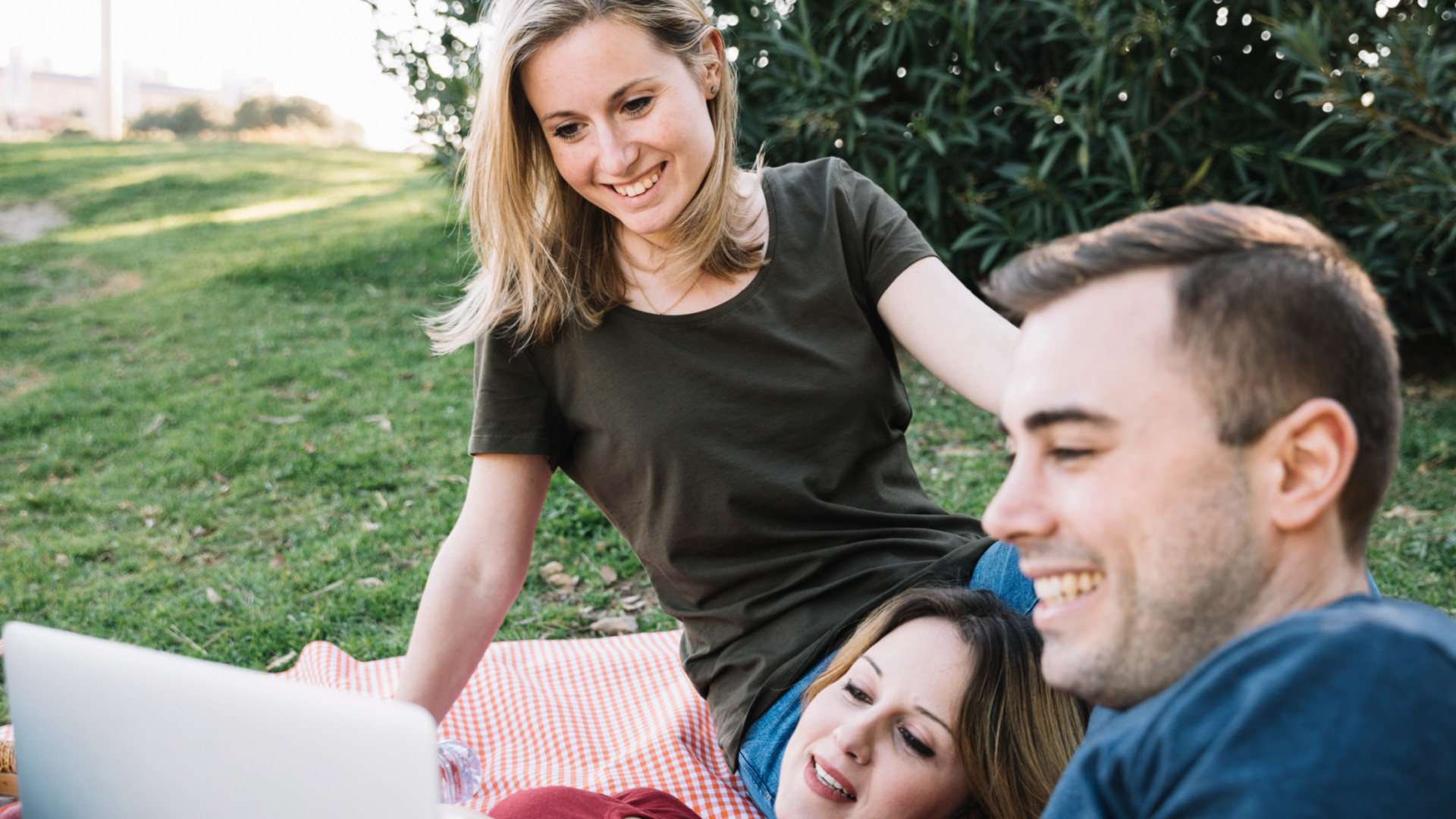 Social2 Slider Block info box